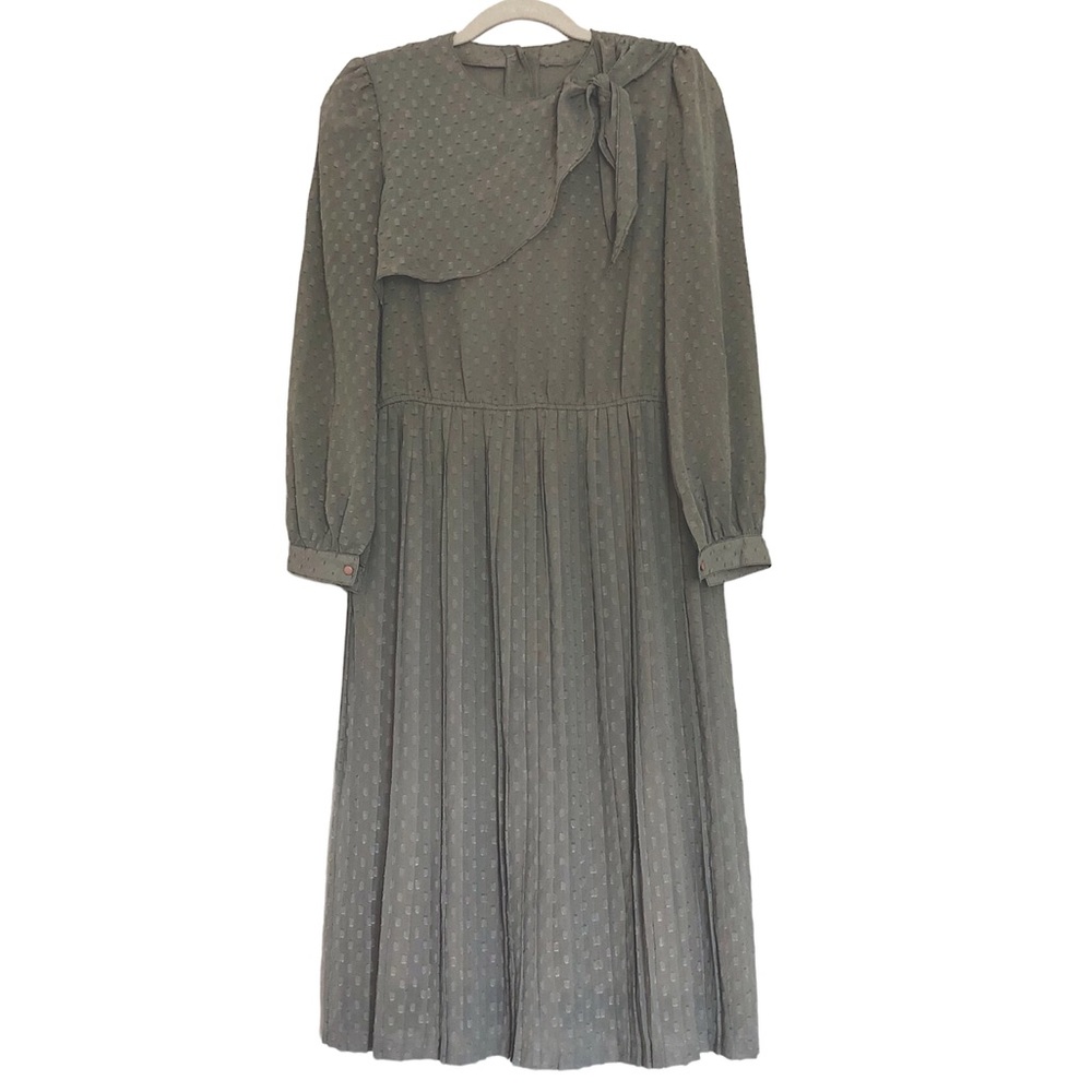 Pleated Long Sleeve Sage Green Dress Size Medium